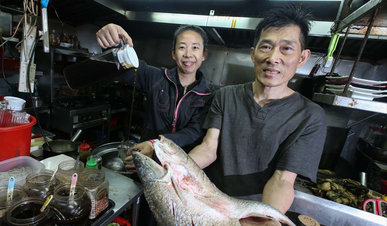 Chef Lam Lin-ying (left) and restaurant boss Cheung Chun-kit in his Tsuen Wan eatery. Photo: David Wong