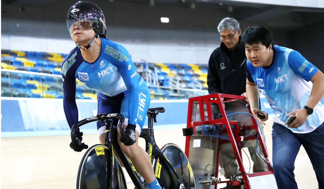 Sarah Lee bursts away at the start during a training session at Tseung Kwan O velodrome.