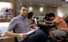 A sketch group that meets every week 
               to draw faces is providing
               a welcome outlet for the artistic urges
               of a diverse gathering of Hongkongers