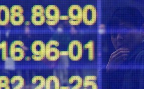 US dollar charges to 14-year top on Trump bets, but pullback in the cards