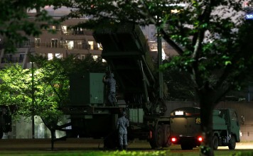 Japan Self-Defence Forces soldiers are seen near Patriot Advanced Capability-3 (PAC-3) missiles at the Defence Ministry in Tokyo, Japan, May 30, 2016. Photo: Reuters