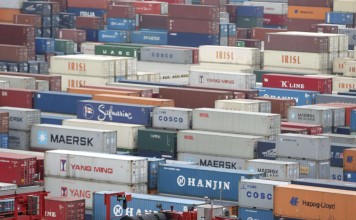 The group’s ports in mainland China contributed container throughput growth of 11.1 per cent year on year. Photo: Reuters