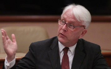 Former top prosecutor Grenville Cross calls on justice secretary to ‘root out the culture of delay’ in bringing cases to trial as custody periods rise. Photo: Felix Wong