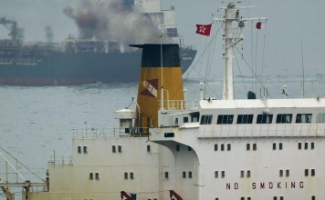Emissions of sulphur and respirable suspended particles of 10 microns or less were expected to fall by 12 and 6 per cent respectively as a result of vessels switching to low-sulphur marine diesel fuel when berthing in Hong Kong. Photo: Justin Shum Emissions of sulphur and respirable suspended particles of 10 microns or less were expected to fall by 12 and 6 per cent respectively as a result of vessels switching to low-sulphur marine diesel fuel when berthing in Hong Kong. Photo: Justin Shum
