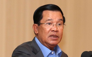 Cambodian Prime Minister Hun Sen addresses a dinner with Chinese community in Phnom Penh. Photo: Xinhua