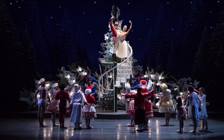 The Nutcracker | Dancers: Fei-fei Ye, Jia-bo Li and Hong Kong Ballet Dancers. Photographer: Conrad Dy-Liacco | Courtesy of Hong Kong Ballet

