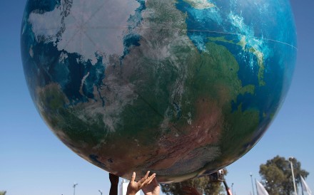 Except for US, world rushing to head off disastrous impact of global warming Except for US, world rushing to head off disastrous impact of global warming