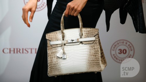 Record US$243,000 handbag under the hammer