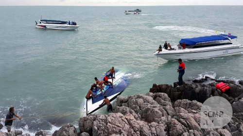 Tourist boat in Thailand capsizes, kills two