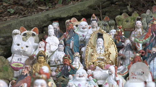 Unwanted gods find new home in Hong Kong