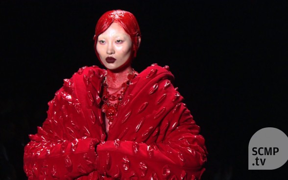 Hu Sheguang closes Beijing fashion week with trademark style