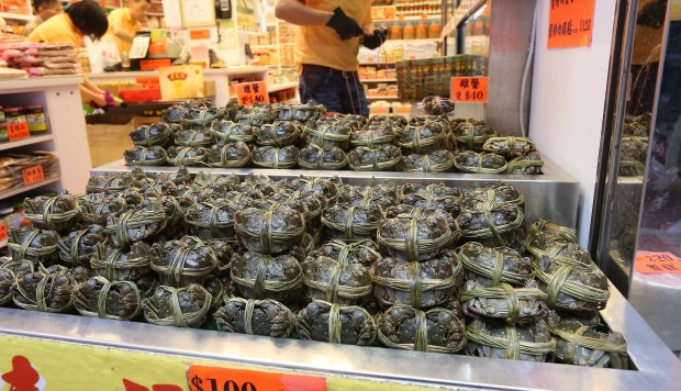 Hong Kong's toxic hairy crab sellers 'lying over suppliers', says food watchdog - South China Morning Post