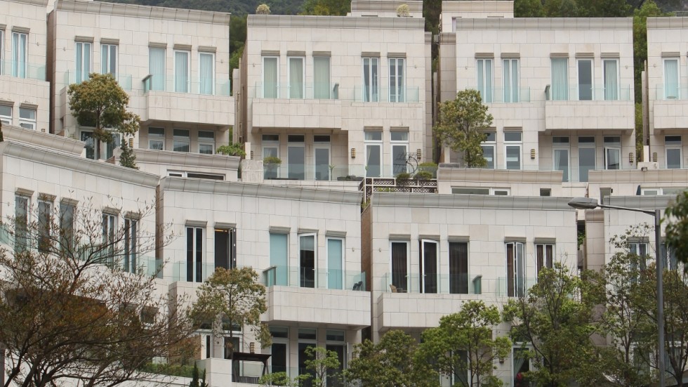 Landlords braced more gloom for luxury homes in Hong Kong ...