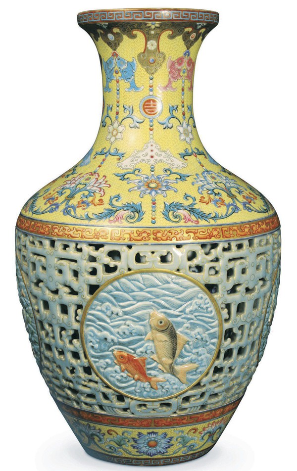 The 18th-century Qianlong porcelain vase that was bought for US$85.9 million by a Beijing-based bidder at a London auction in 2010. Picture: AFP