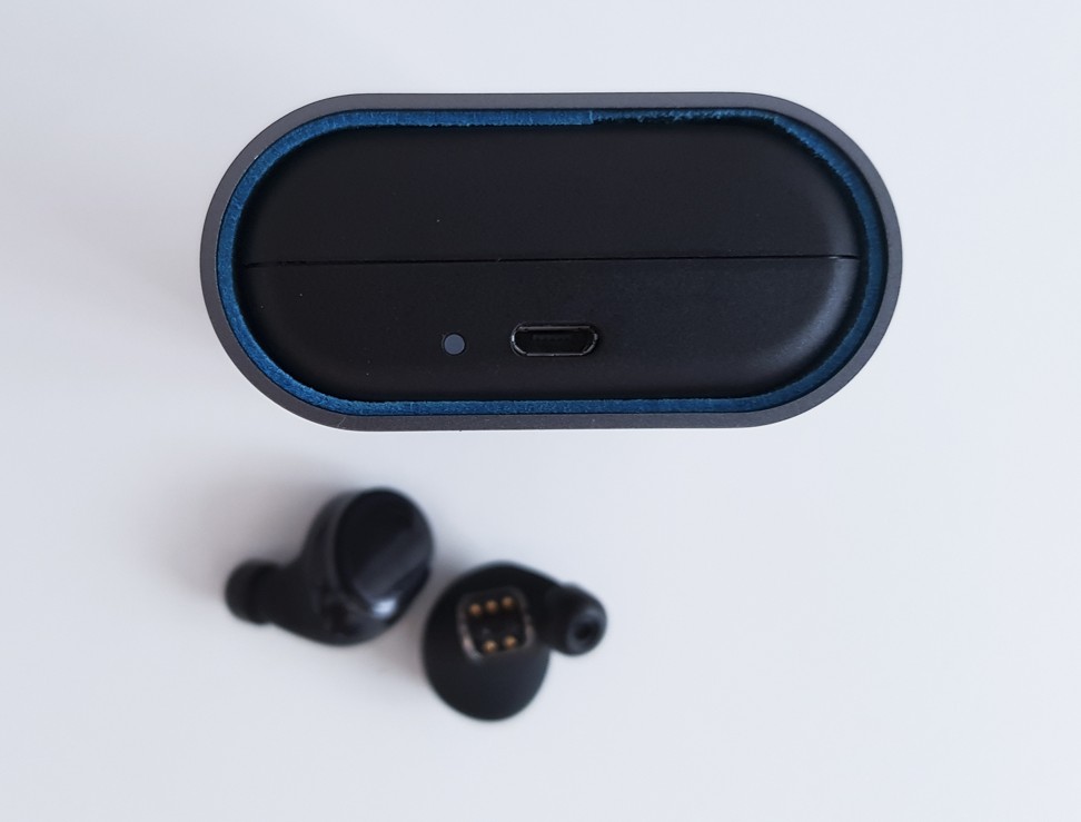 Bragi Dash Pro buds last for about 4½ hours ona sing;e charge.