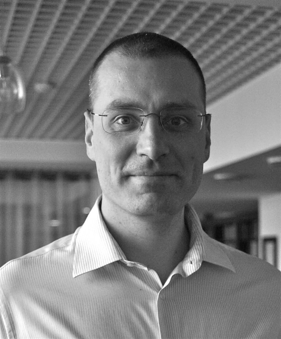 Analyst Gojko Adzic is the author of Humans vs Computers.