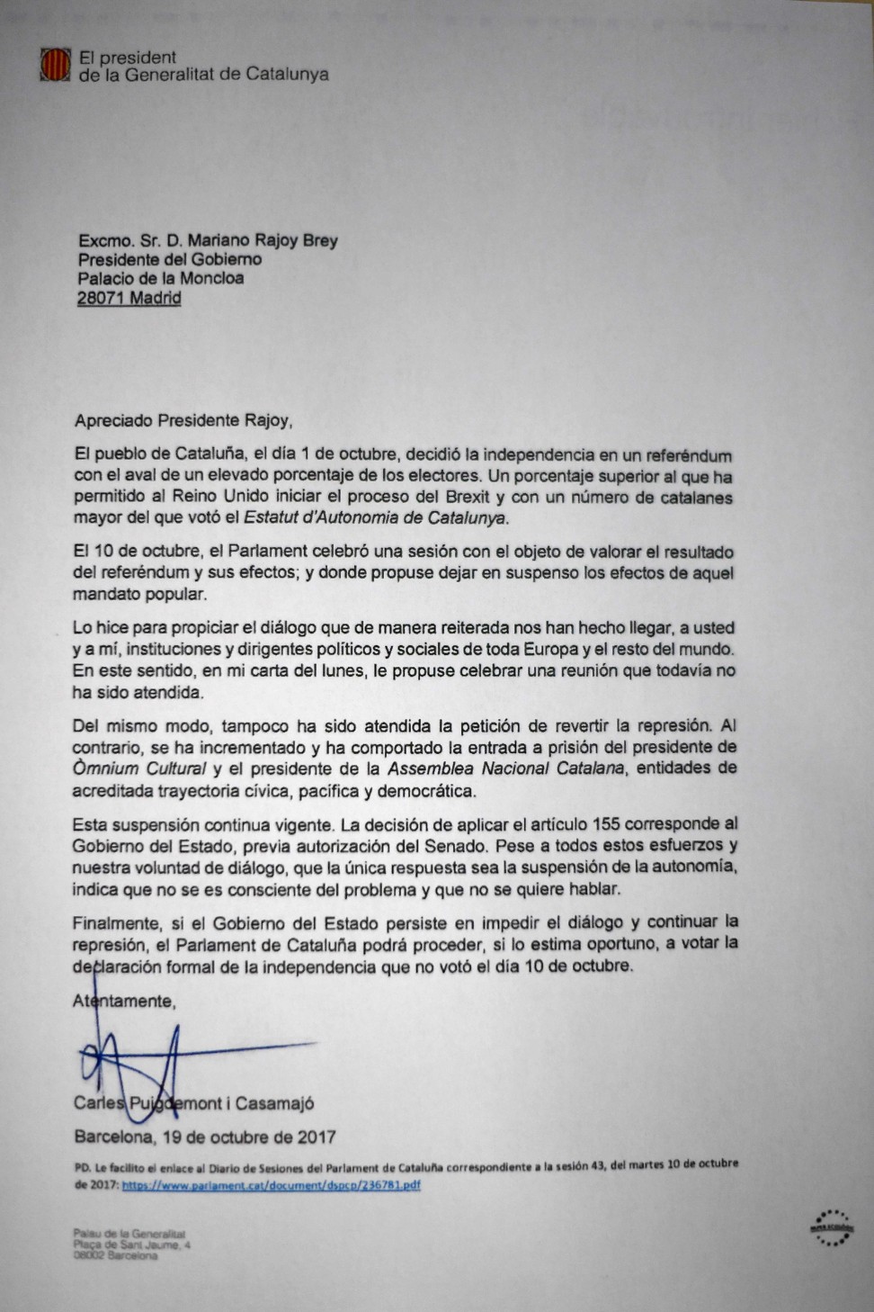 A copy of the letter sent by Catalan regional government president Carles Puigdemont to Spanish Prime Minister Mariano Rajoy on October 19, 2017. Photo: AFP