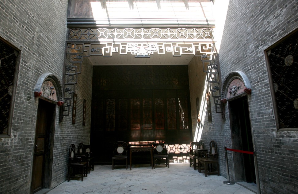 Lou Kau Mansion, in Macau, has fanlights similar to those in the San Tin house.