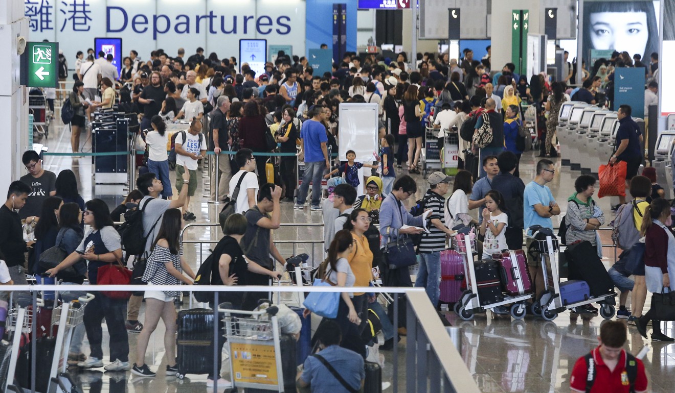 HKIA is bursting at its seams, with passengers complaining about chronic flight delays and slow baggage delivery. Photo: Dickson Lee