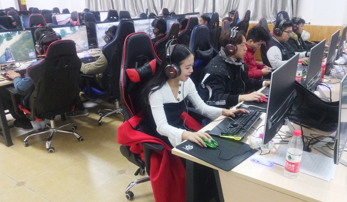 Peng Wenqi and her classmates at the Sichuan Film and Television University are among China's very first college students majoring in e-sports. Photo: Handout