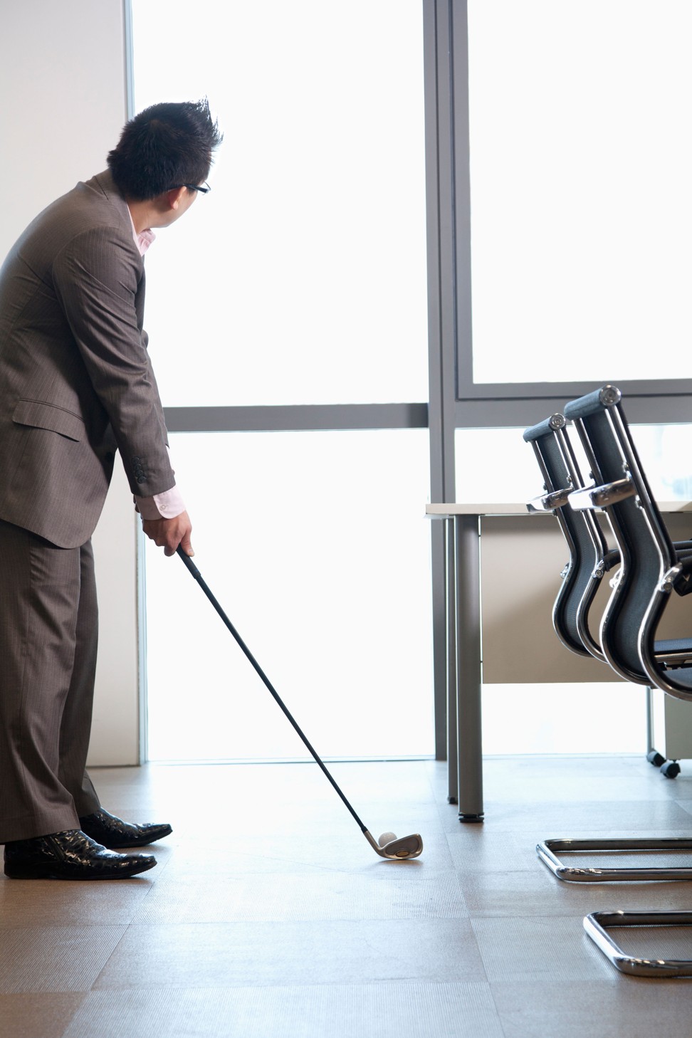 Giving workers short breaks every half-hour to walk around would be beneficial, the study reveals. Photo: Alamy