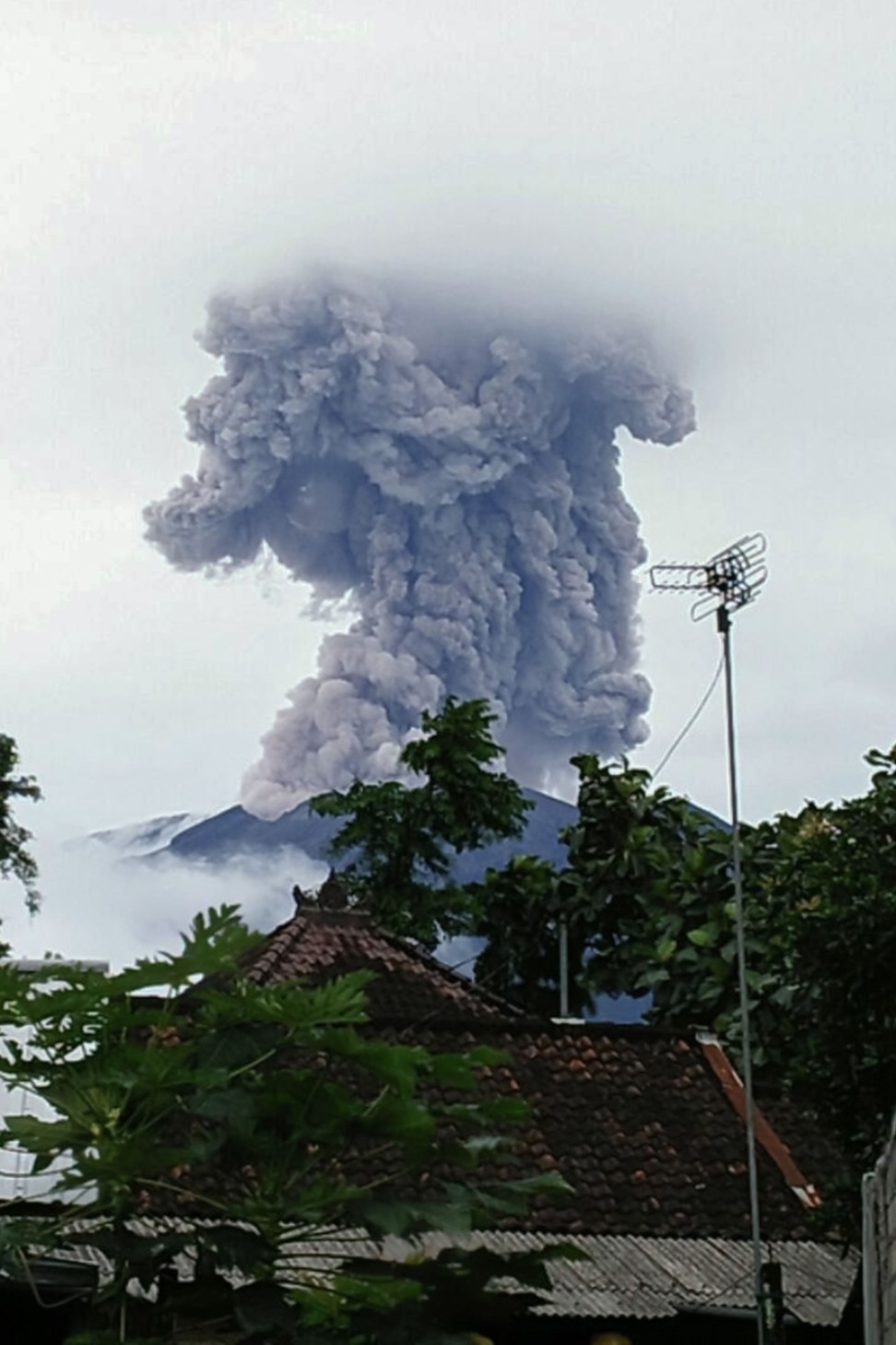 Bali’s ‘highly intense’ volcano erupts again, spewing ash 2.5km into