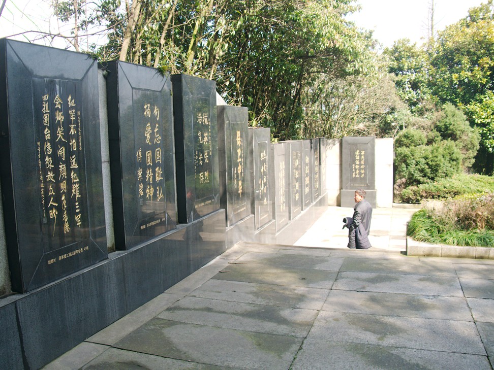 Graves of Chinese soldiers who died fighting the British in Zhoushan. Photo: Stuart Heaver