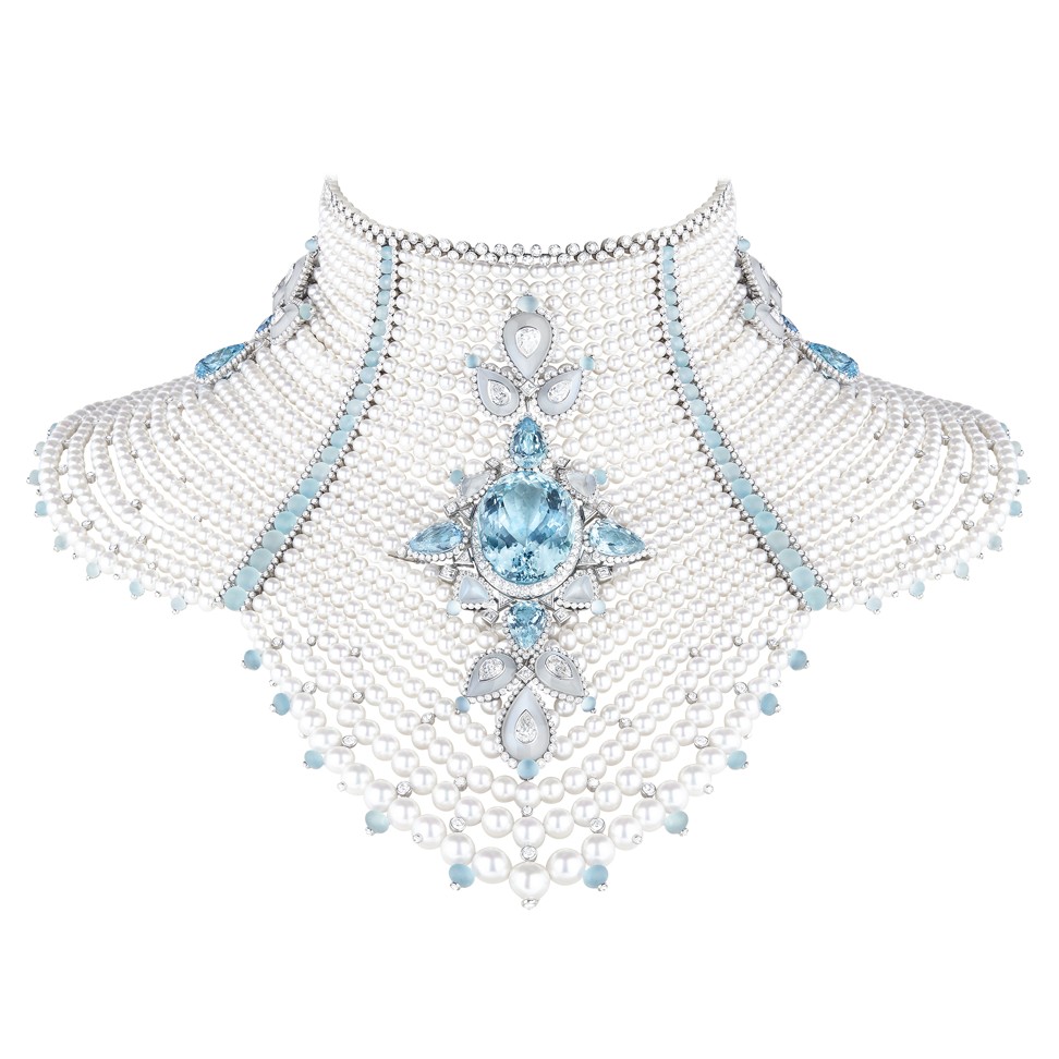 The Boucheron high jewellery necklace can be transformed in different ways of wearing.