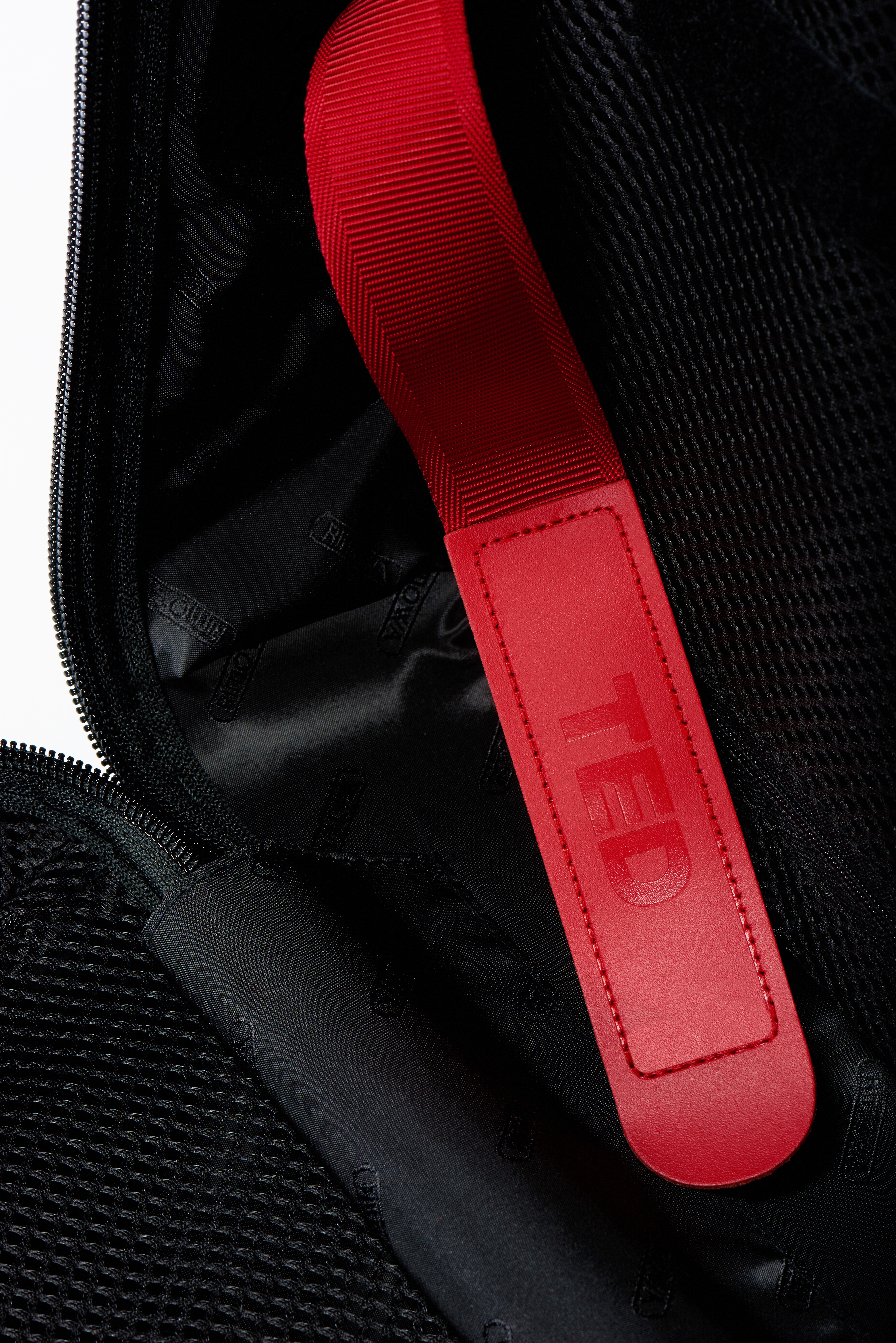Rimowa S Virgil Abloh Transpa Luggage Targets Millennial