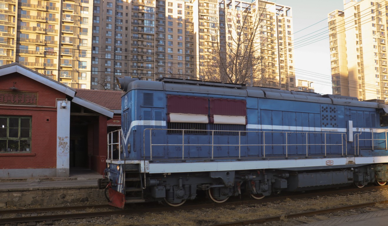 An East Wind engine at Xihuangcun station. Picture: Thomas Bird