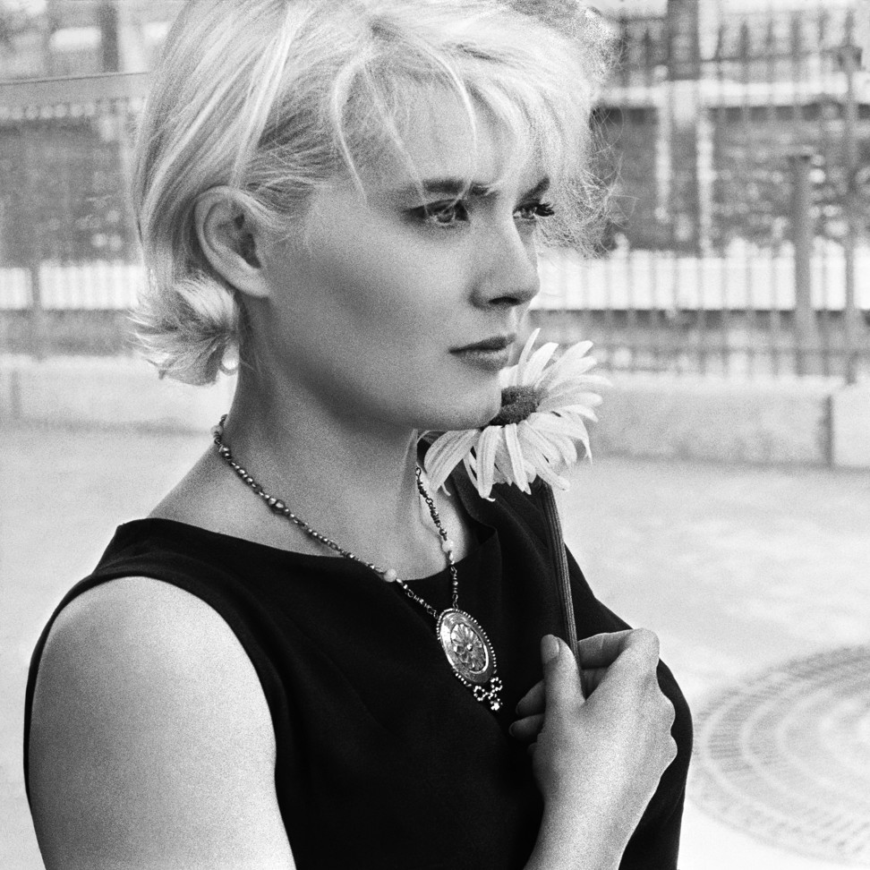 A still from Varda’s 1962 film Cléo from 5 to 7.