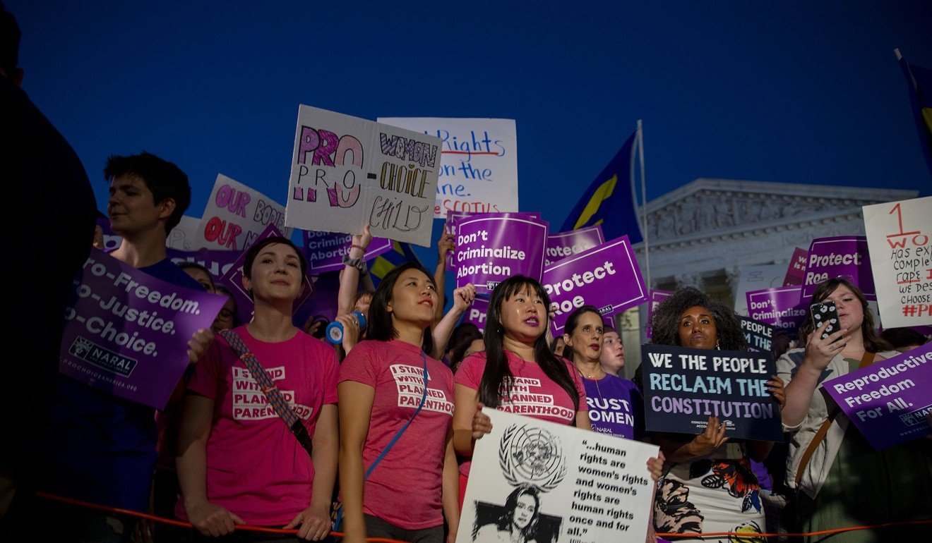 Pro-choice and anti-abortion protesters demonstrate in front of the US Supreme Court. Photo: AFP