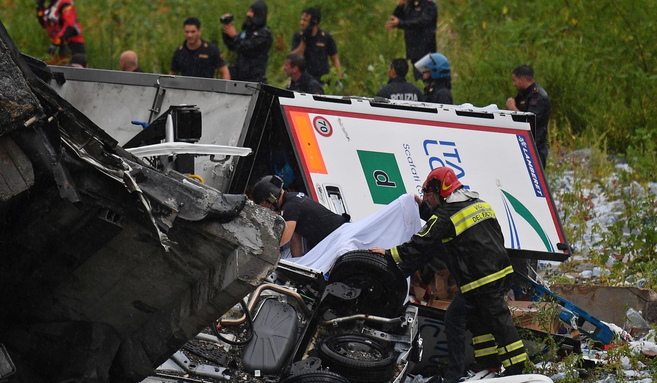 Motorway bridge collapses in Genoa, Italy, killing about 30 | South ...