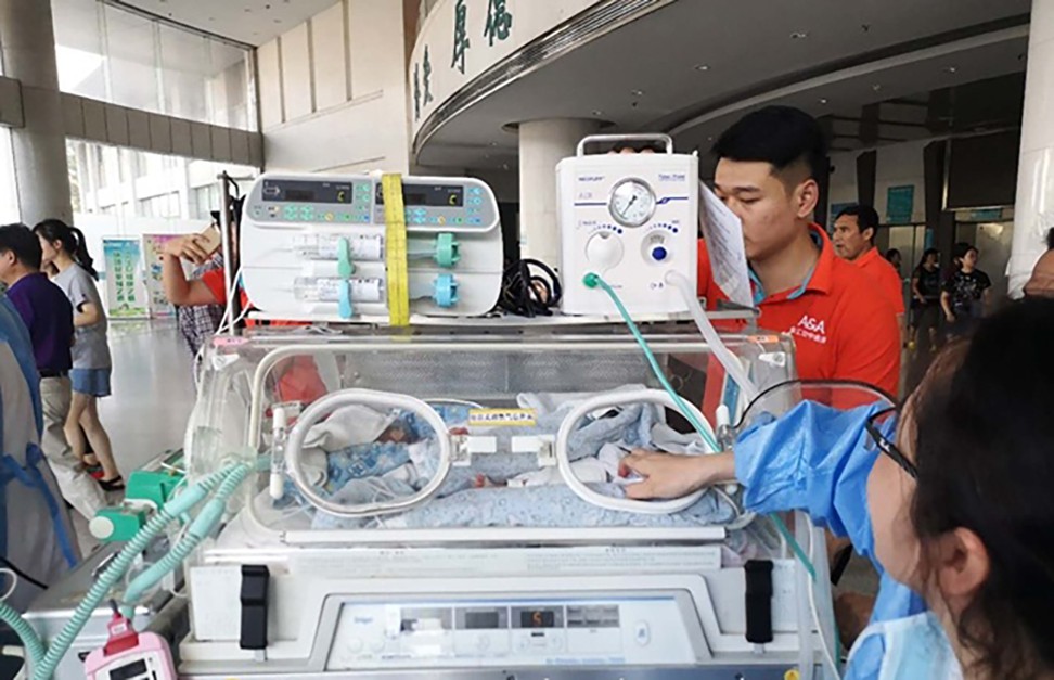 The twins are being cared for at Xinhua Hospital in Shanghai. Photo: Read01.com