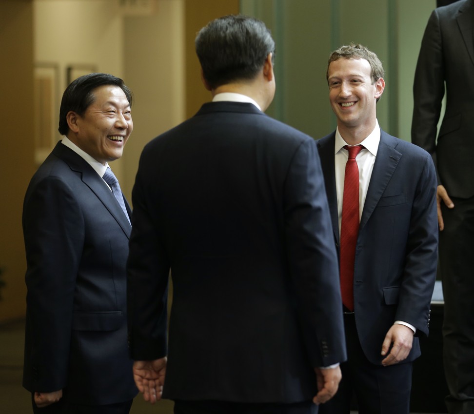 Lu Wei (left) looks on as Chinese President Xi Jinping (centre) talks with Mark Zuckerberg of Facebook during a 2015 gathering of CEOs and other executives at Microsoft in Redmond, Washington. Photo: AP