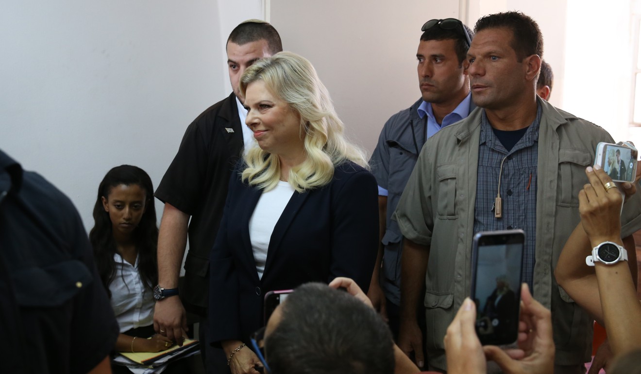 Sara Netanyahu, wife of Israeli Prime Minister Benjamin Netanyahu, arrives in the Magistrate's Court in Jerusalem. Photo: AFP