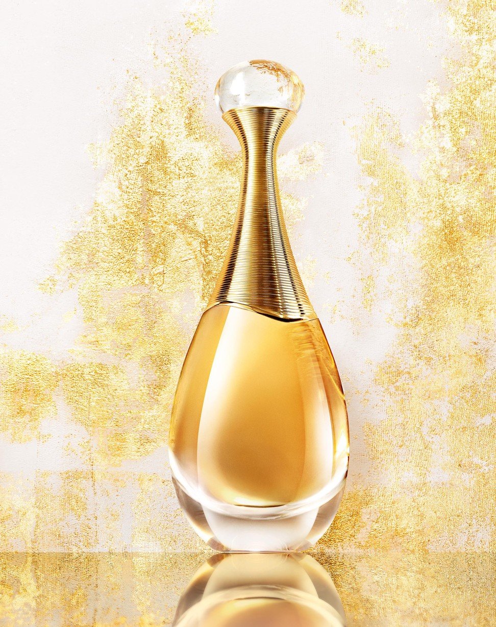 Dior’s J’adore Absolu is created using Grasse jasmine and sambac jasmine.