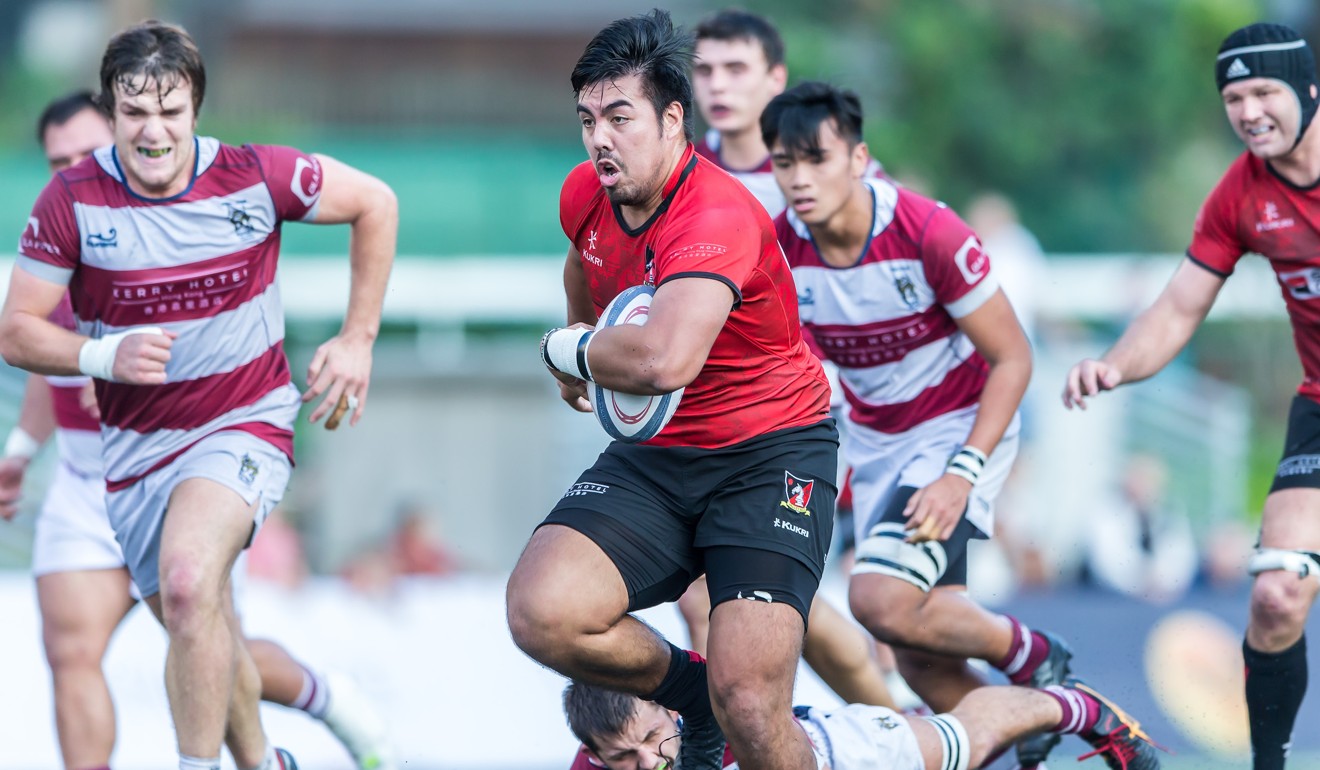 Centre Richie Lewis races down the field for Valley against Kowloon. Photo: HKRU