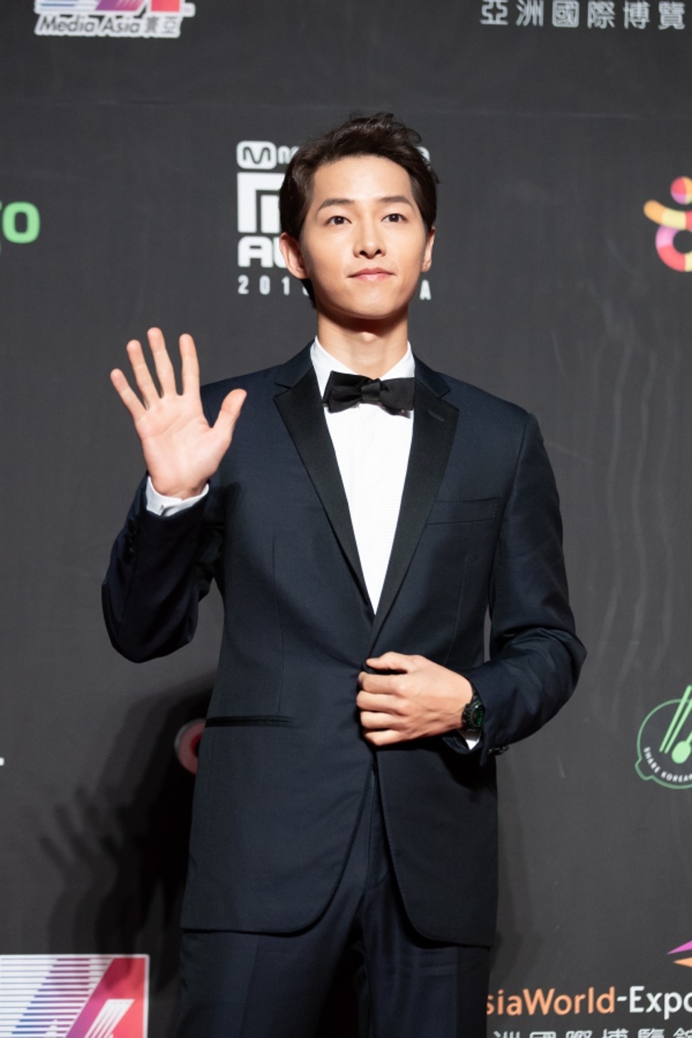 Song Joong-ki hosted the Mnet music awards in Hong Kong.