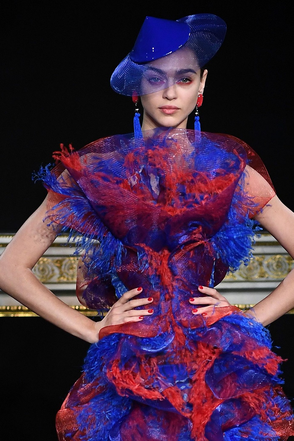 A model presents a creation by Giorgio Armani during the 2019 spring/summer haute couture collection fashion show in Paris, on January 22, 2019. Photo: AFP