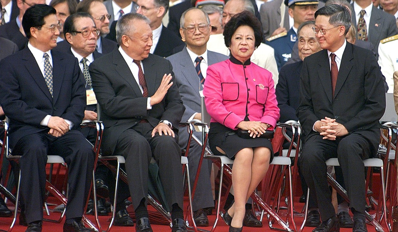 At a ceremony marking the second anniversary of the handover in 1999, China’s vice-president Hu Jintao (left) smiled and Hong Kong’s chief executive Tung Chee-hwa (second from left) waved at chief justice Andrew Li. Tung’s wife, Betty Tung, was second from left. Photo: Agence France-Presse