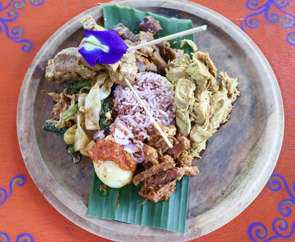 Vegetarian nasi campur served at Swasti Eco Cottages’ organic Beloved Cafe.