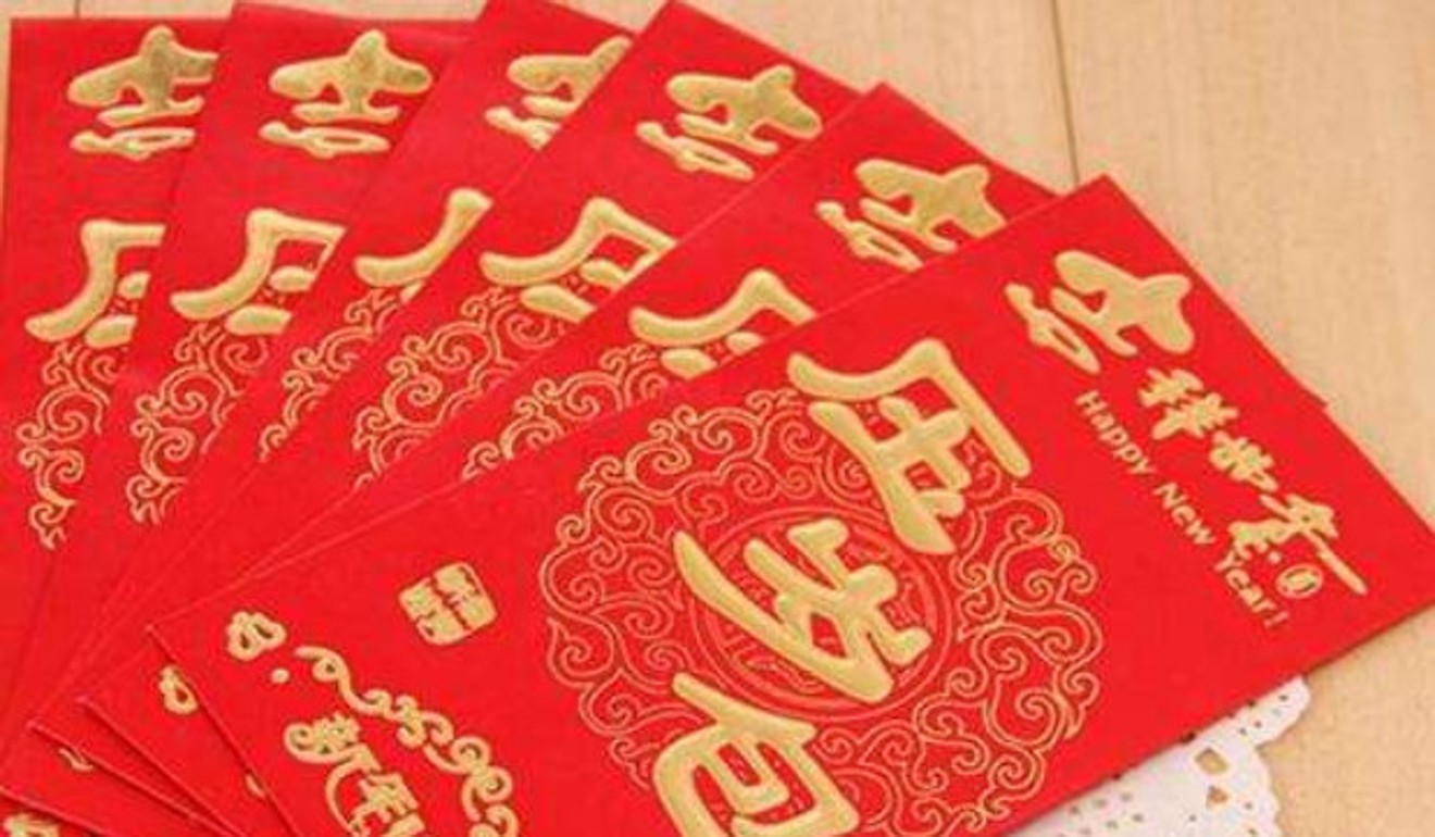 A Chinese child has sued his father for the return of his lucky money, given at Lunar New Year in red packets. Photo: Weibo.