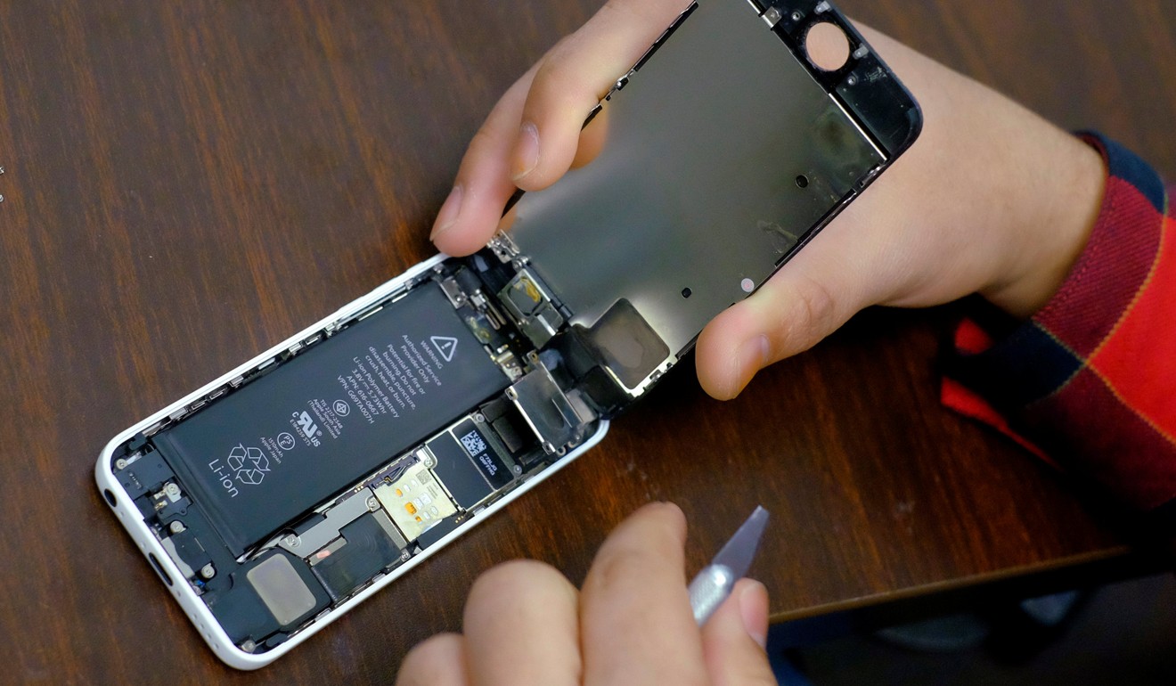 A lithium battery inside an iPhone. Photo: Reuters