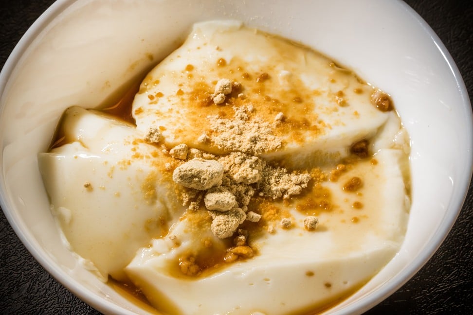 Soybean curd dessert, without too much sugar syrup, is a healthier street-food option. Photo: Shutterstock