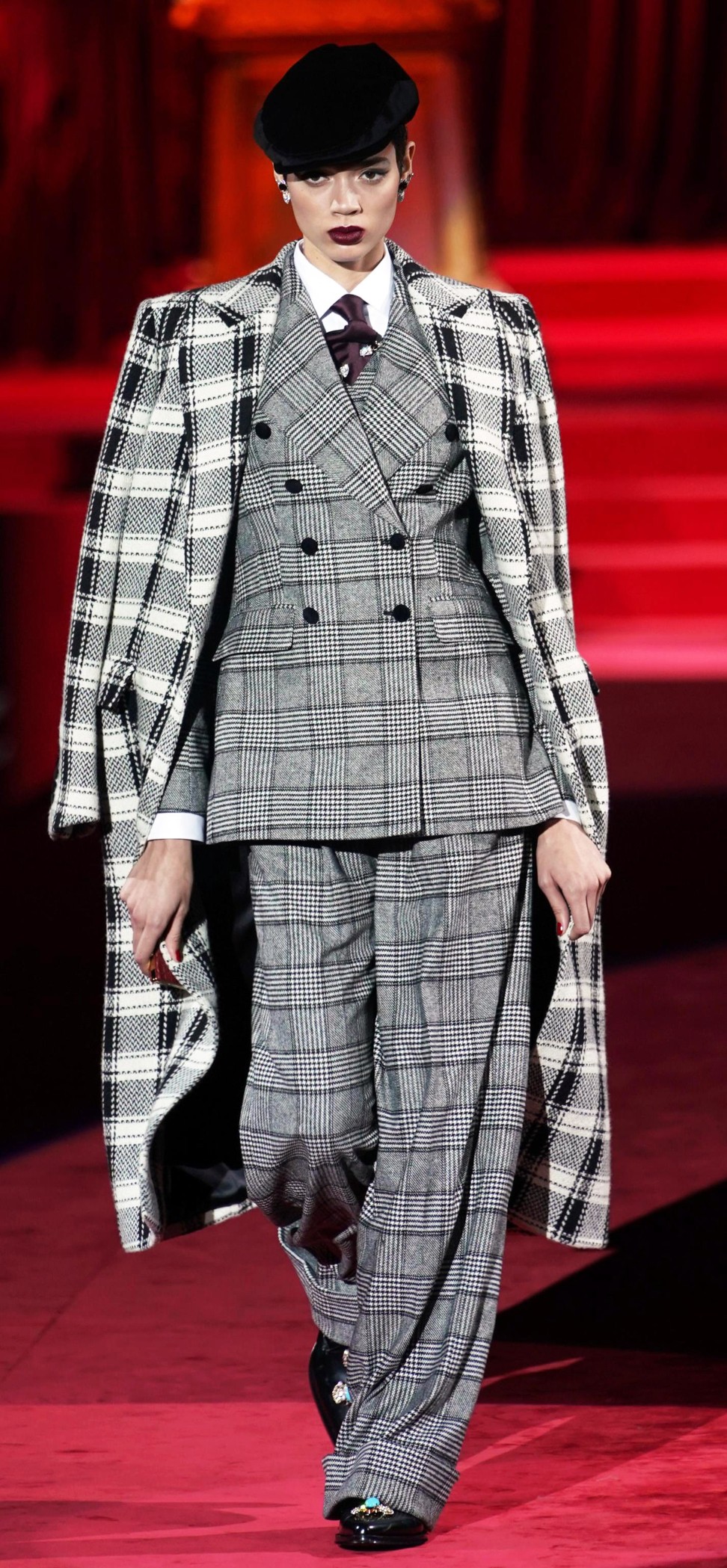 Milan Fashion Week: Fendi says tearful goodbye to Karl Lagerfeld while ...