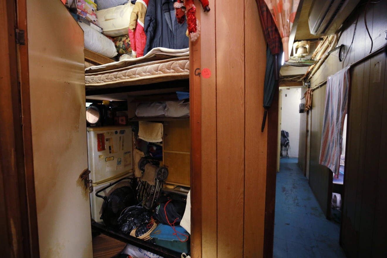 Bed Bugs In A Bottle Versus A Golf Course For Elites In Hong Kong S Housing Crisis Inkstone
