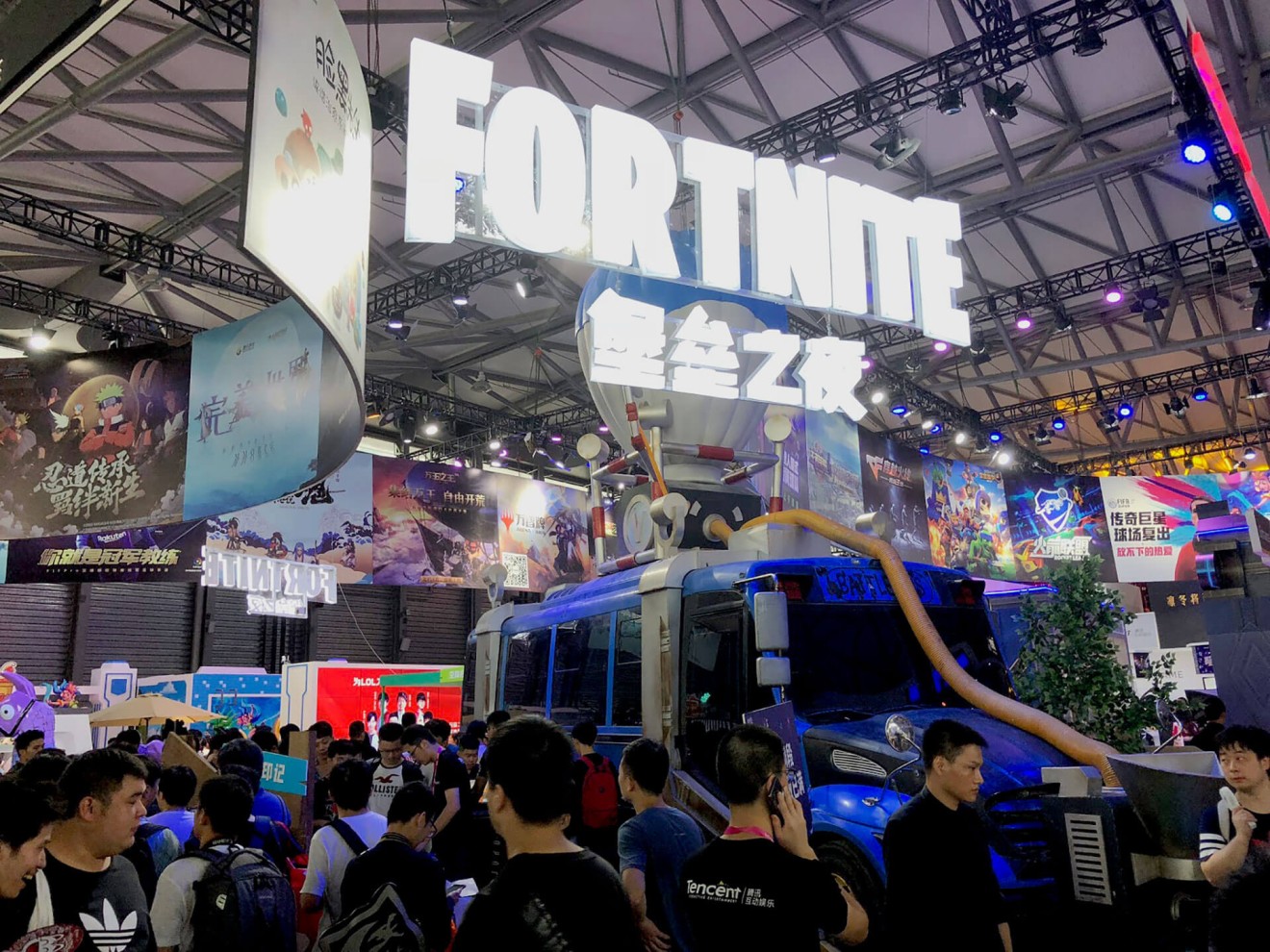 Fortnite was just released in China by Tencent. It’s not close to PUBG yet, but that isn’t stopping Tencent from giving the game a huge presence — including the iconic schoolbus.