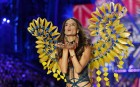 Victoria's Secret Fantasy Bra unveiled ahead of debut China show – with  price tag of US$2 million