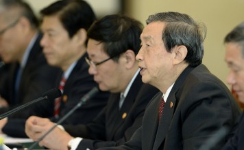 Chinese Vice-Premier Ma Kai (second from right) is set to retire in March, paving the way for one of President Xi Jinping’s chosen officials to run the new super regulatory body. Photo: AP